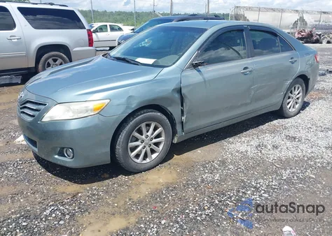 2010 Toyota Camry Xle z USA, uszkodzony, nr VIN 4T1BF3EK0AU538268